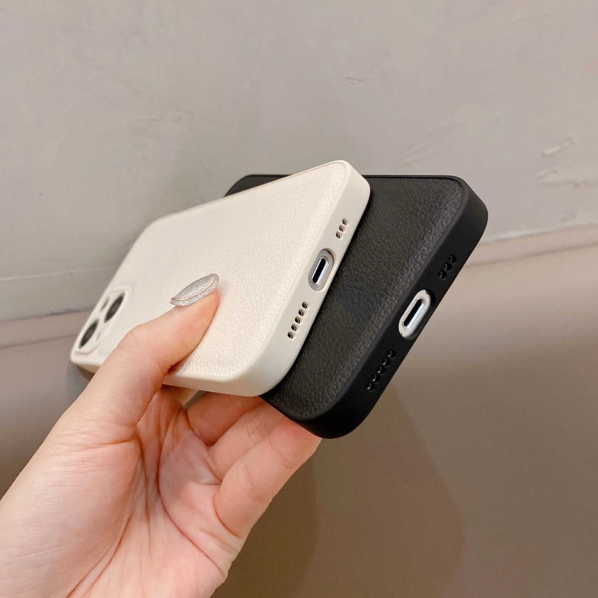 Ốp lưng iPhone 14 15 16 Cá nhân hóa tên 3D vàng