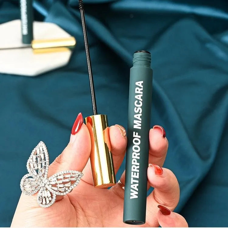 Smudge-Proof Mascara - Long-lasting, Waterproof, Natural