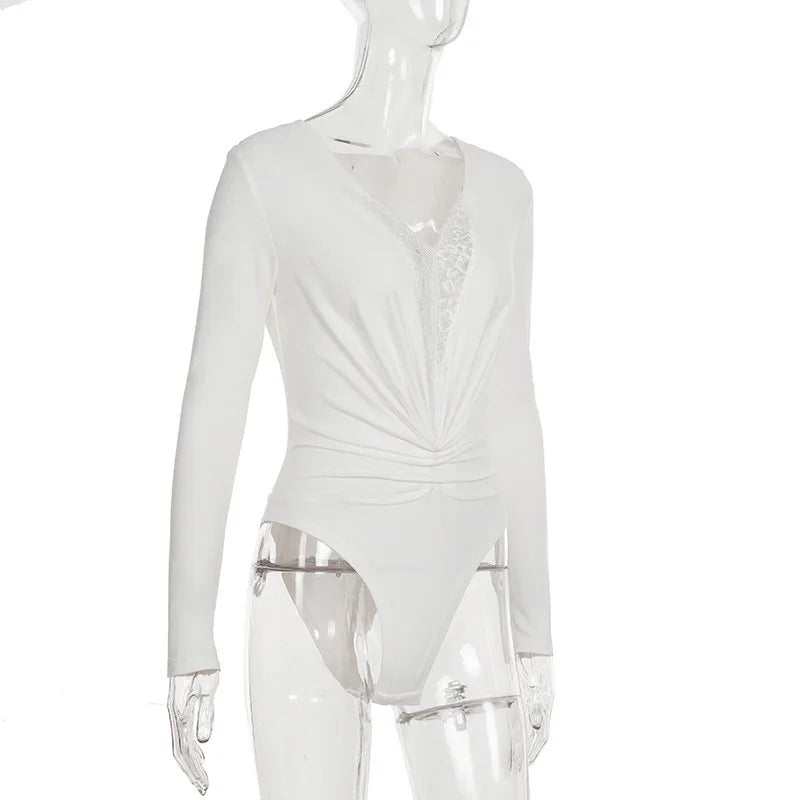 Áo Bodysuit Ren Trắng V Sâu Shestyle 2025 - Daisan Mart