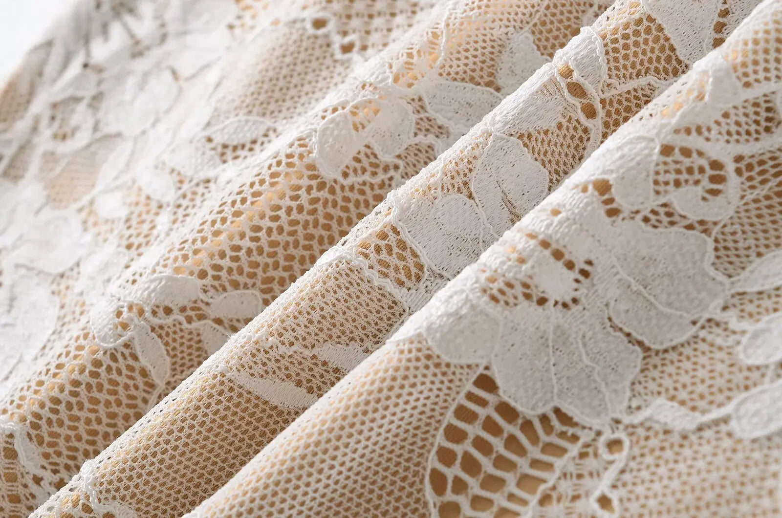 Fall 2025 color-blocked lace bodysuit, high neck, sleeveless, sexy