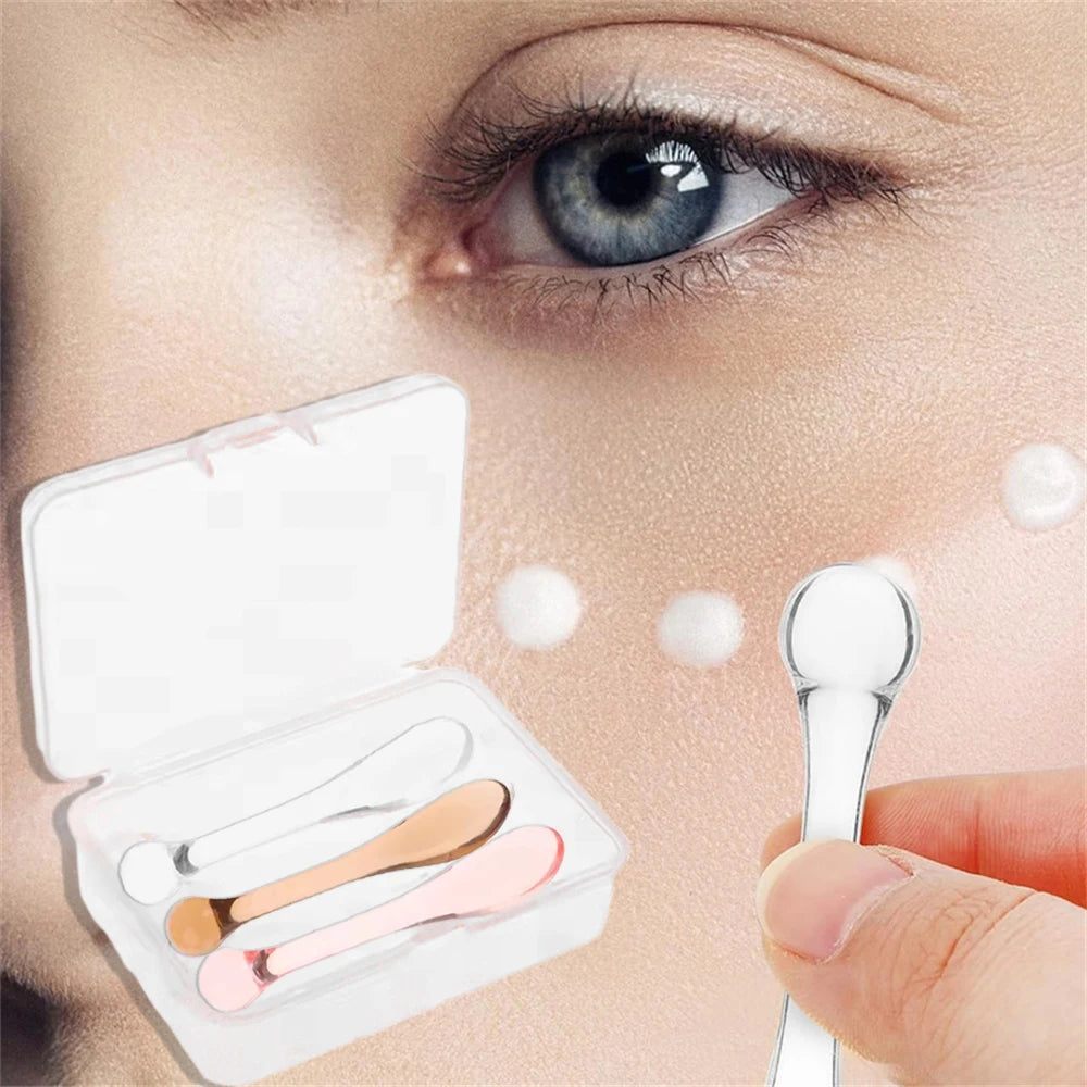Set of 3 convenient plastic spoons for mixing face cream and applying mask