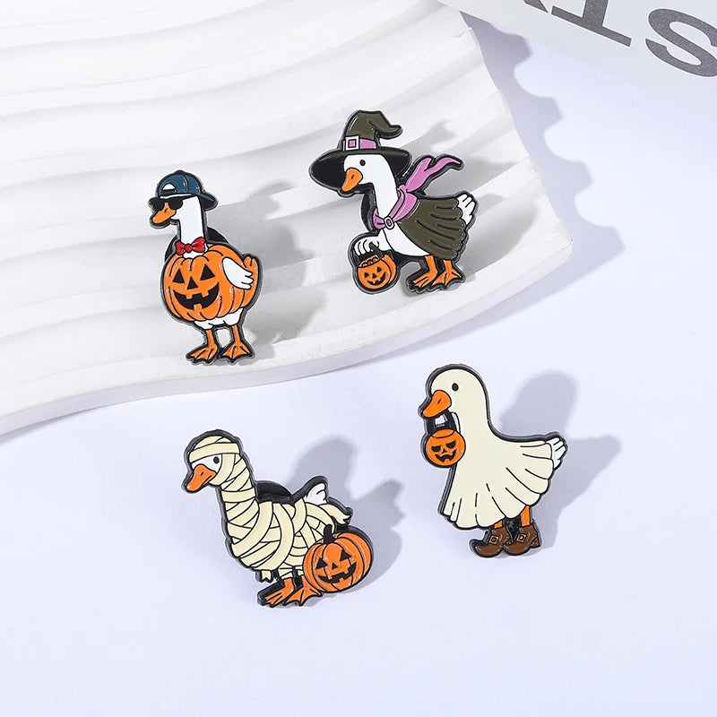Halloween Pumpkin Animal Enamel Pins Ghost Capybara Grim Reaper Duck Spooky Season Brooches Lapel Badge Jewelry Gift for Friends