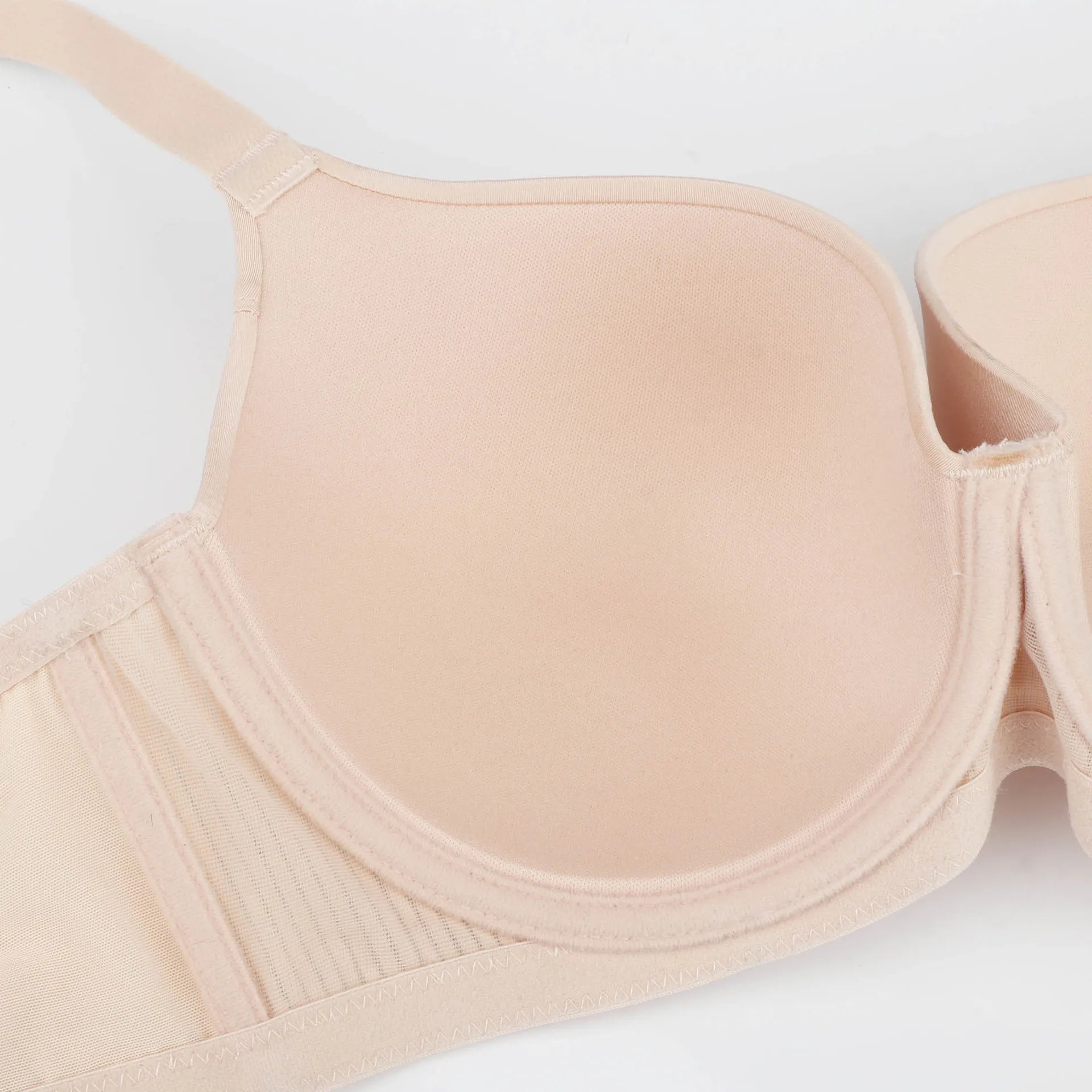 Big size women's support bra with underwire and thin foam