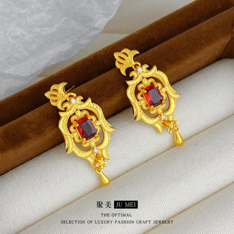 Luxurious and elegant 24K retro gold garnet earrings