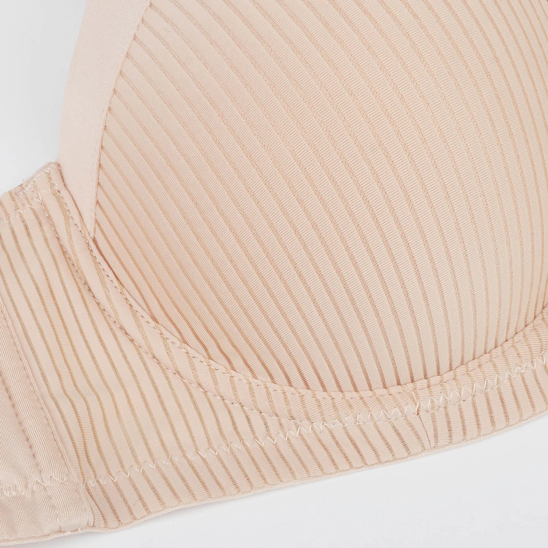 Big size women's support bra with underwire and thin foam