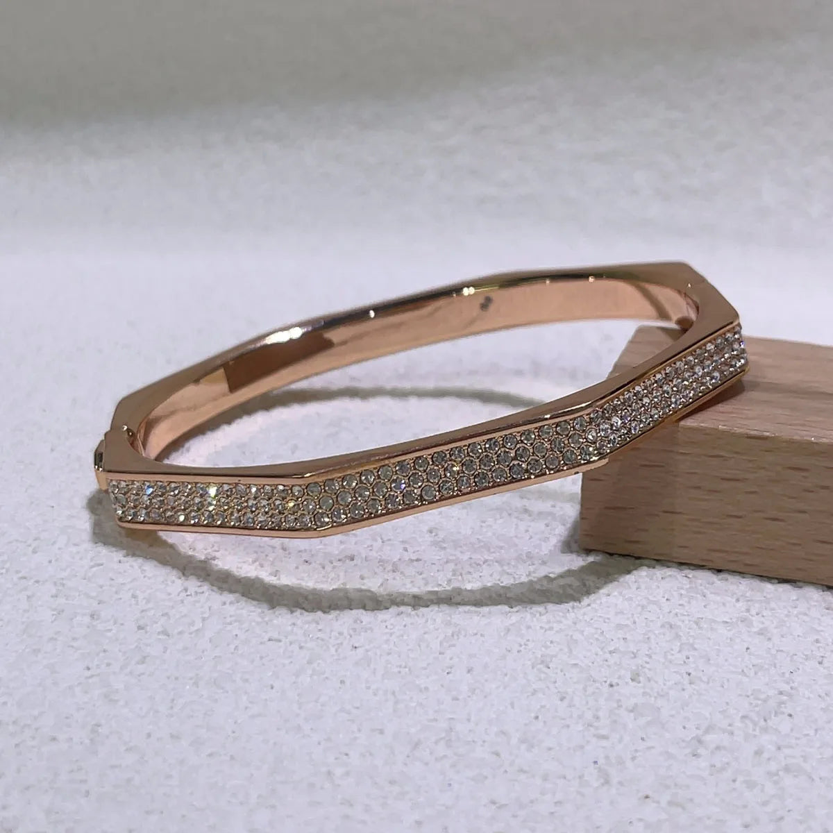 2025 Women's Jewelry Set: Gold, Silver, and Unique Gemstones