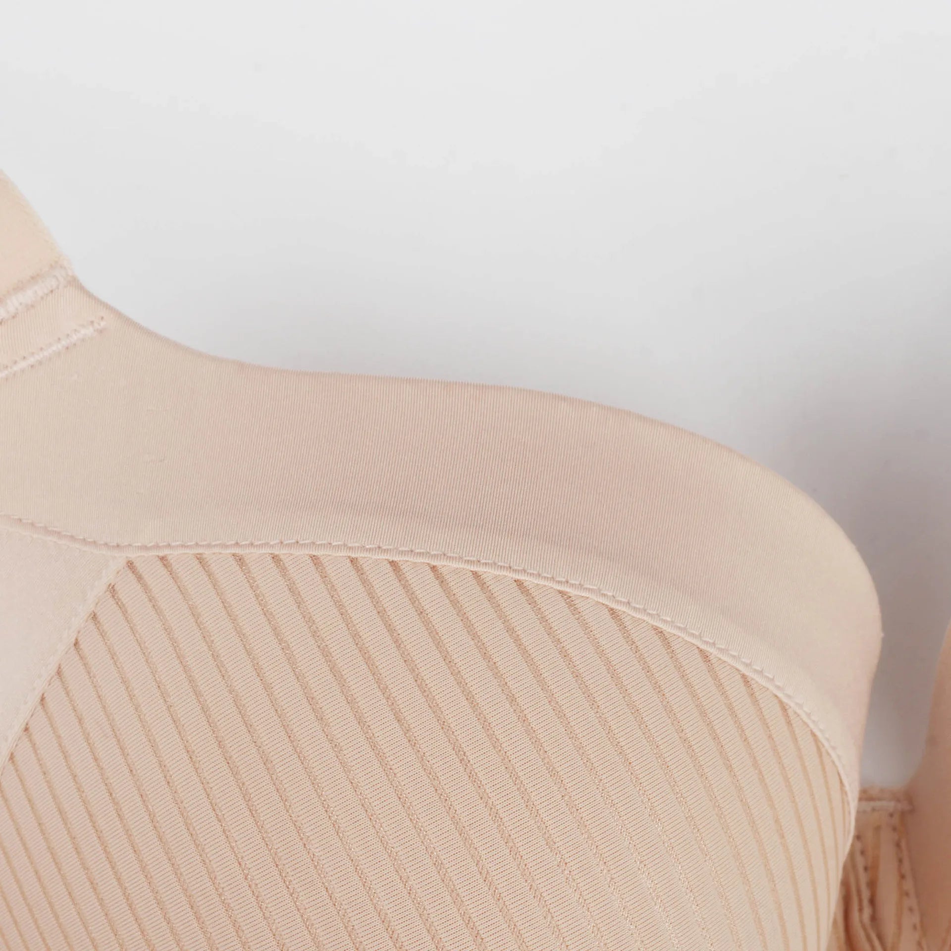 Big size women's support bra with underwire and thin foam