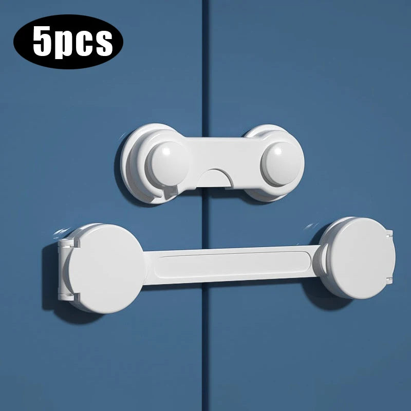 Khóa an toàn màu trắng trên tủ màu xanh dương, hiển thị "5pcs" ở góc trên.