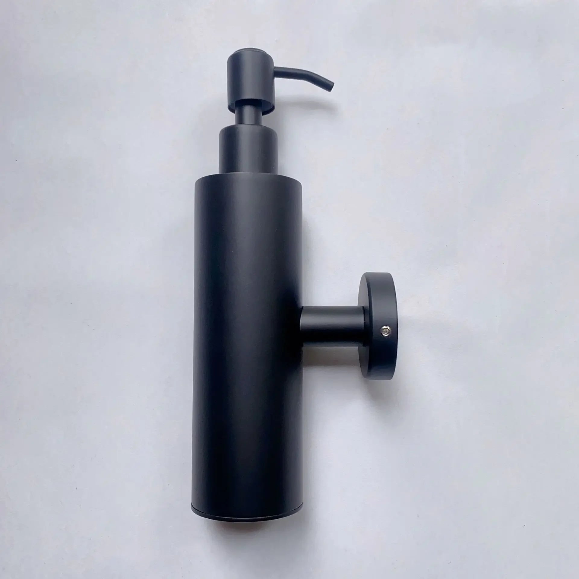 Bình Xà Phòng Inox 250ML Treo Tường Vàng Đen Khách Sạn - Daisan Mart