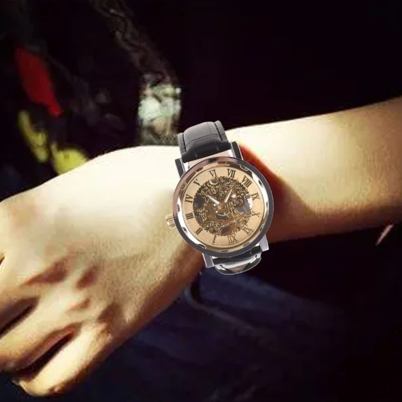 Đồng hồ nam cơ lộ máy dây da đen mặt vàng thể thao