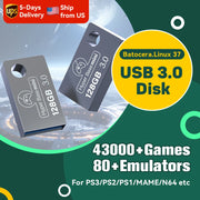 Hai ổ USB màu xám, nền xanh và trắng, chữ vàng "USB 3.0 Disk", có biểu tượng trò chơi.