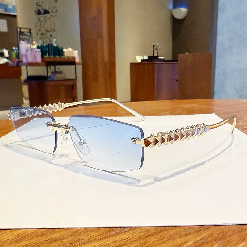 Kính Râm Thời Trang Không Viền 2025 Cho Nữ