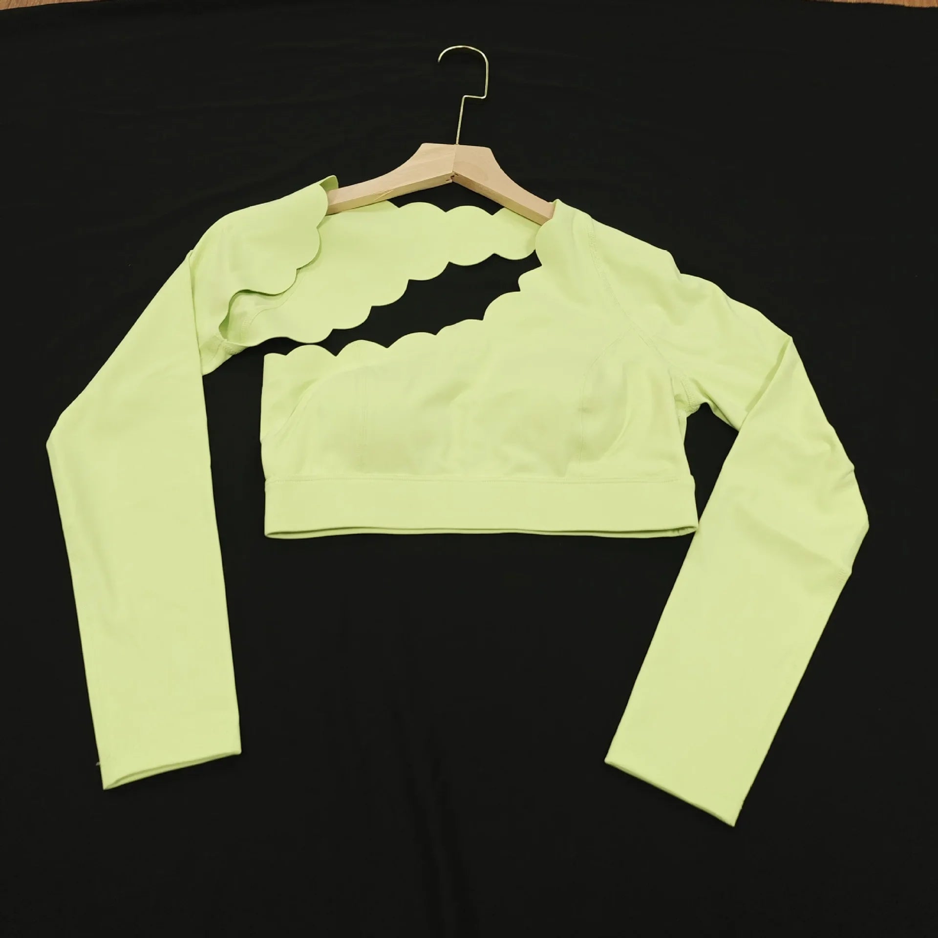 Áo Thun Nữ Lệch Vai Ôm Body Thể Thao Gợn Sóng