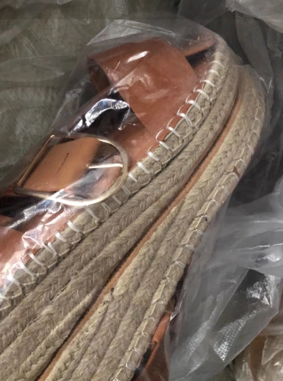 Dép xuồng nữ thoải mái đế quang lớn xuân hè 2024