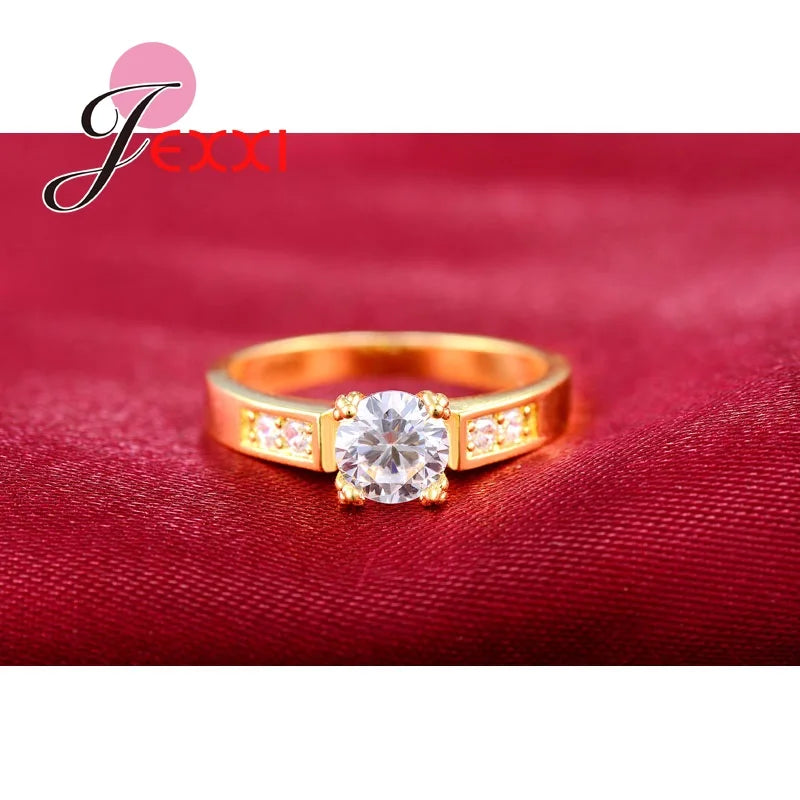 Nhẫn Cưới Vàng Óng Ánh Đính Đá Pha Lê Lấp Lánh - Daisan Mart