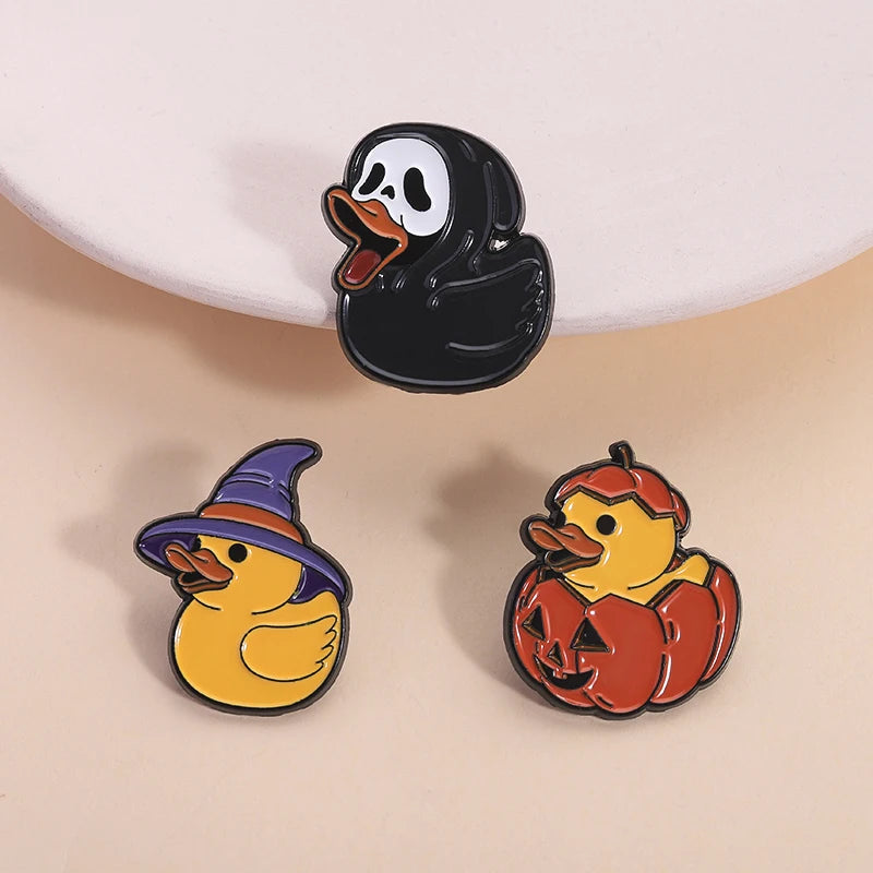 Halloween Pumpkin Animal Enamel Pins Ghost Capybara Grim Reaper Duck Spooky Season Brooches Lapel Badge Jewelry Gift for Friends