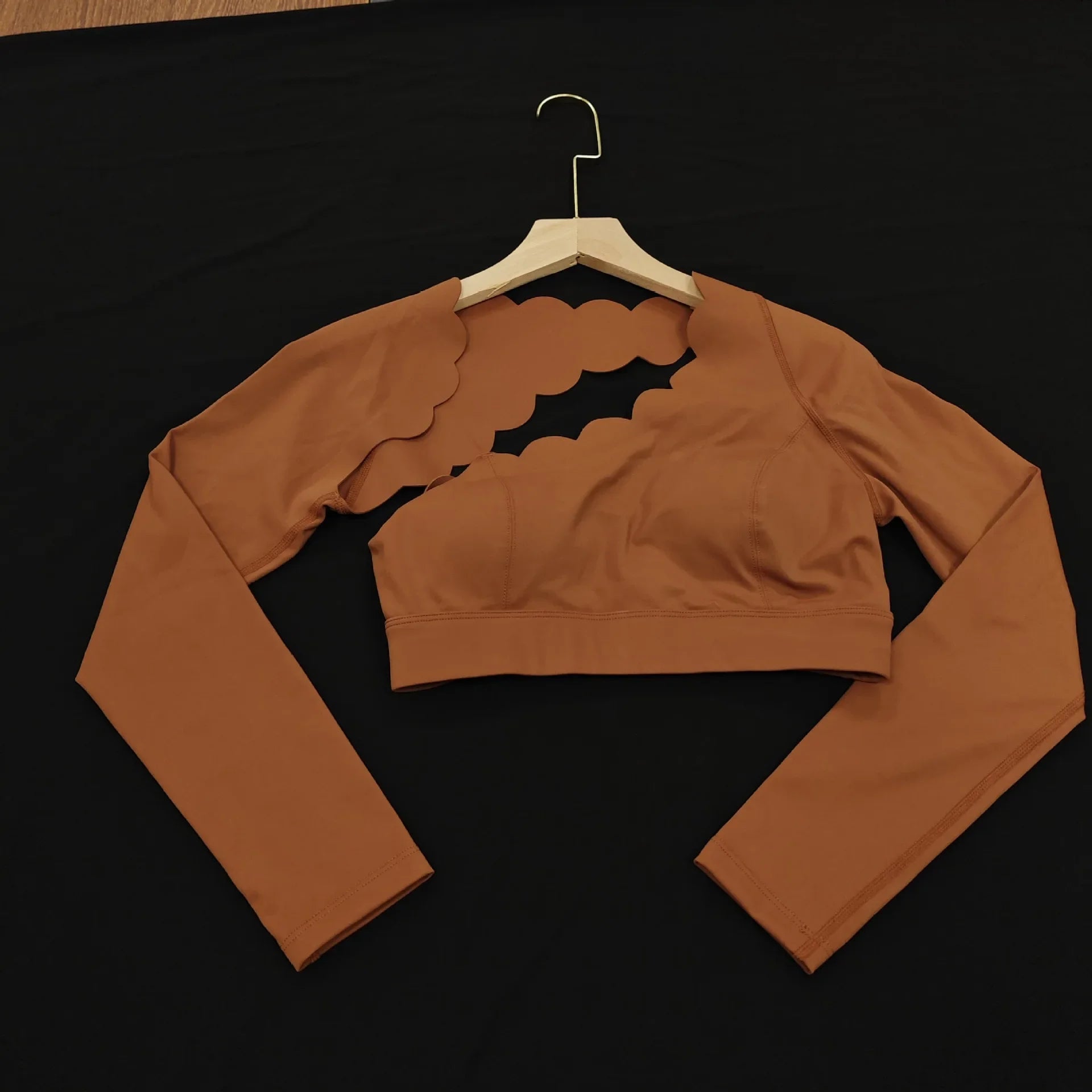 Áo Thun Nữ Lệch Vai Ôm Body Thể Thao Gợn Sóng