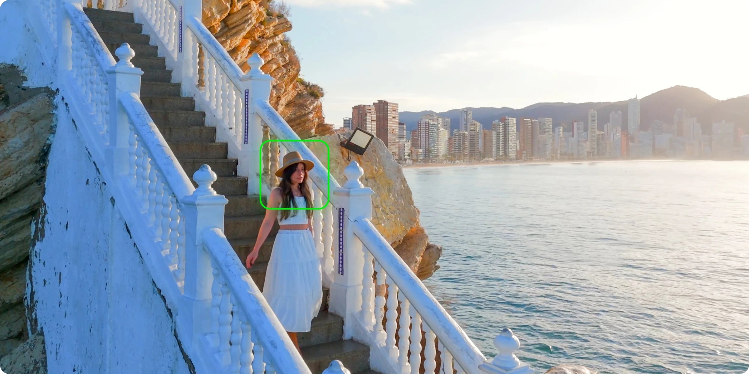 FeiyuTech SCORP Mini 3 Pro – 3-in-1 Gimbal with Detachable Handle &amp; AI 4.0 Tracking for Mirrorless, Action Cameras &amp; Phones