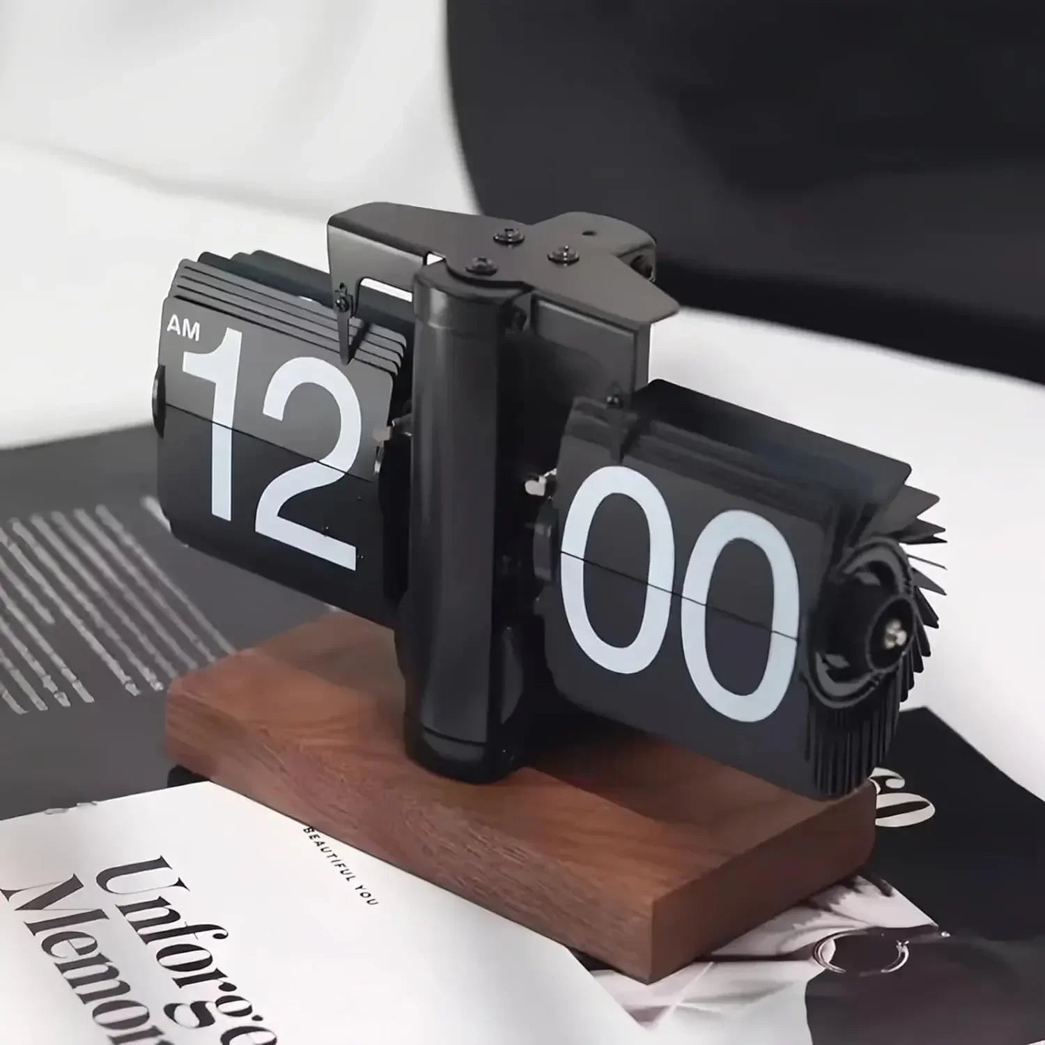 Decorative Retro Automatic Mechanical Flip Desk Clock