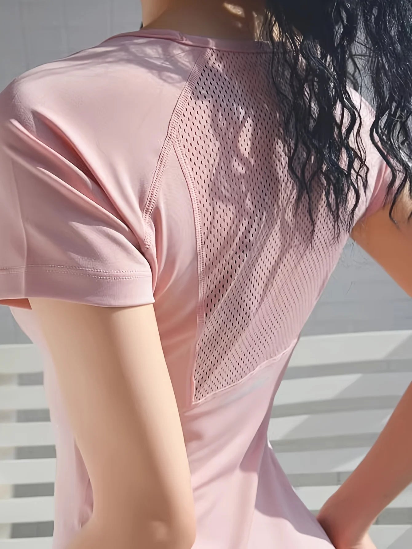 Áo Thể Thao Nữ Lưng Đẹp Thoáng Mát Nhanh Khô - Daisan Mart