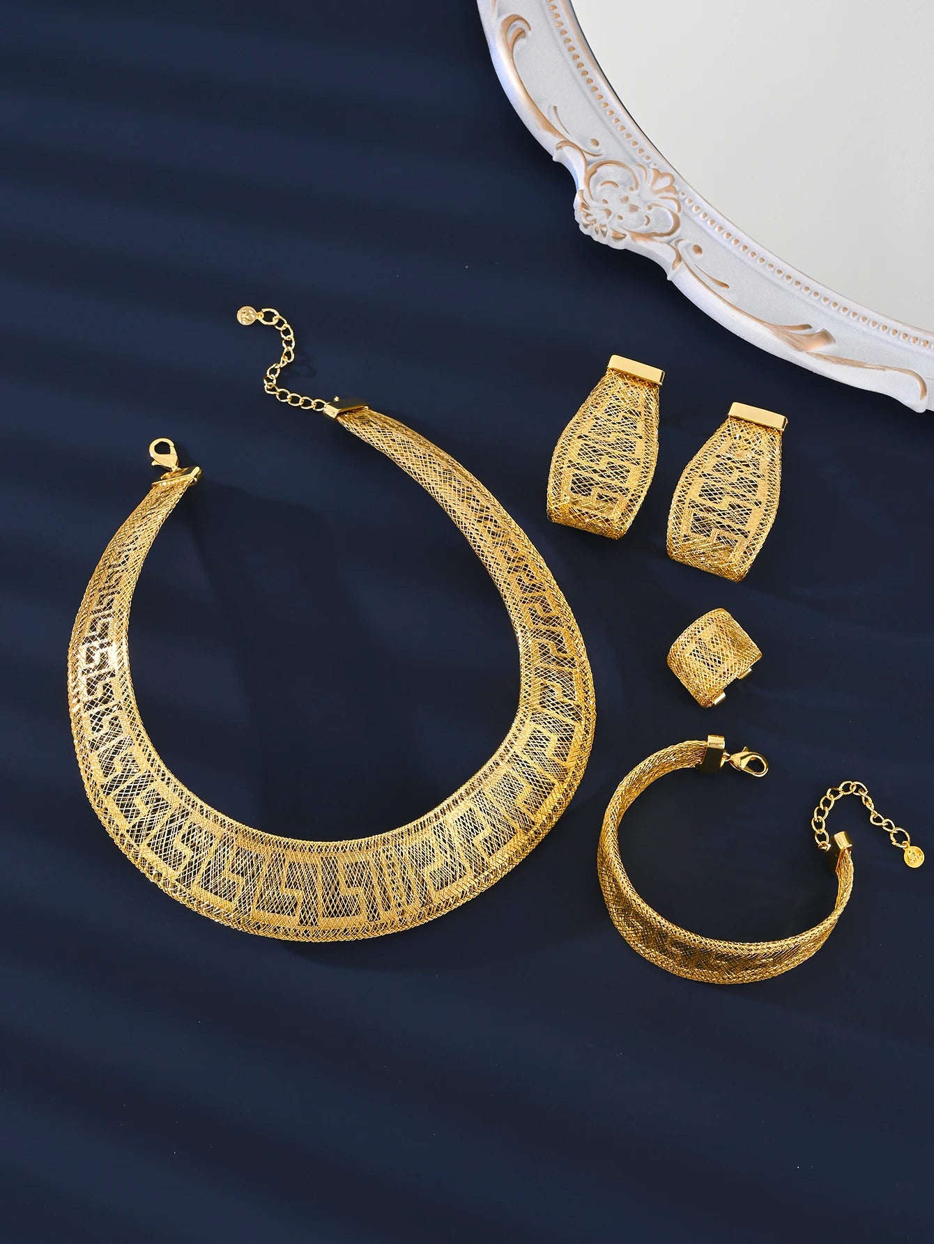 Luxurious 18k Dubai &amp; Indian Gold Jewelry Set