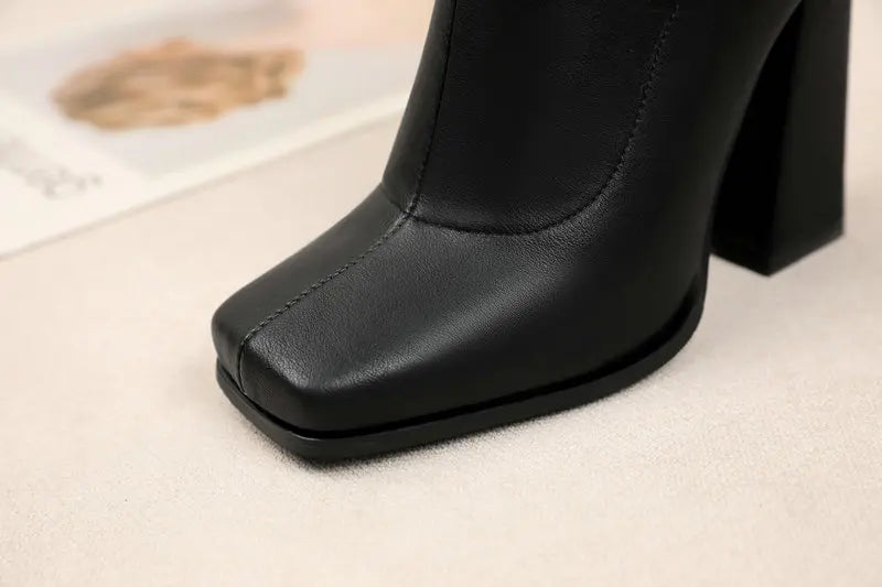 Plus Size Stretchy High Heels Black and White