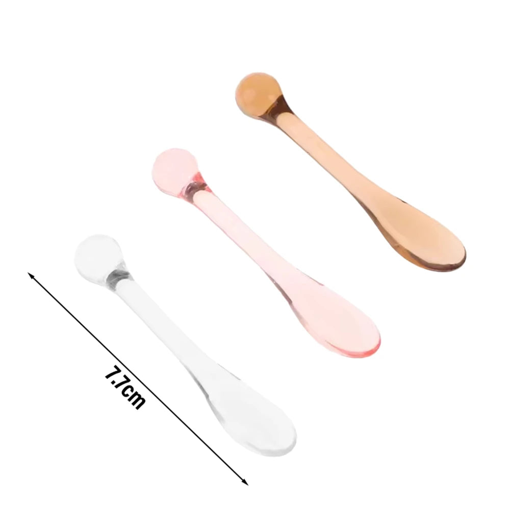 Set of 3 convenient plastic spoons for mixing face cream and applying mask