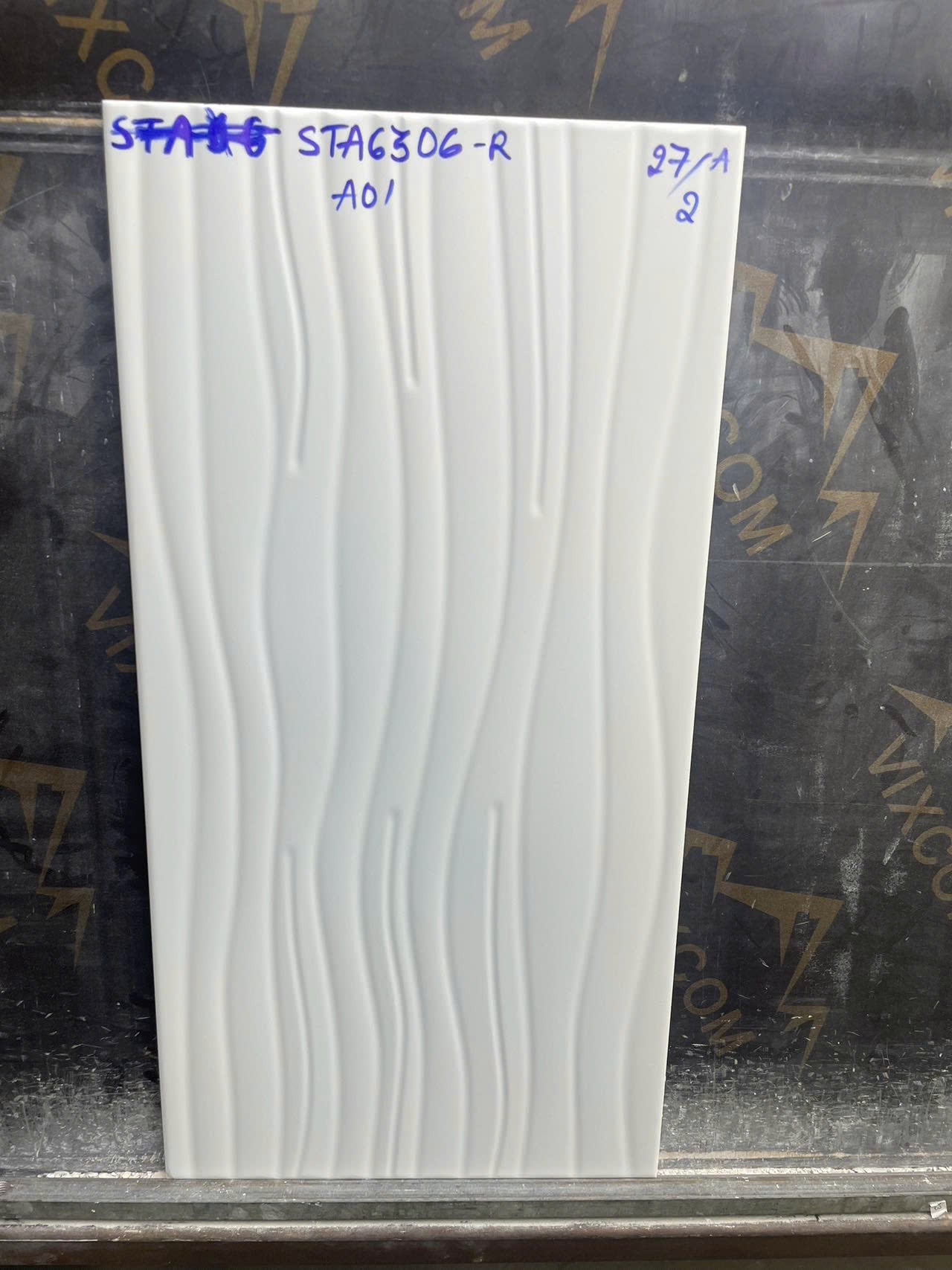 White matte wave pattern ceramic wall tiles, size 300x600mm, code STA6306-R (1h/1.44m/8v)