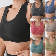 Sáu chiếc áo bra thể thao nhiều màu sắc: đen, xám, xanh, đỏ, xám nhạt, xanh lá.