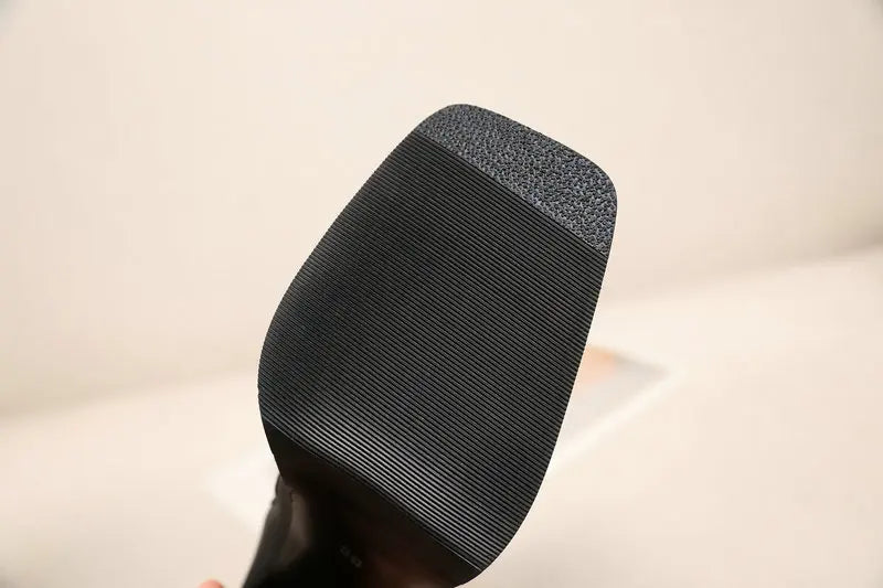 Plus Size Stretchy High Heels Black and White