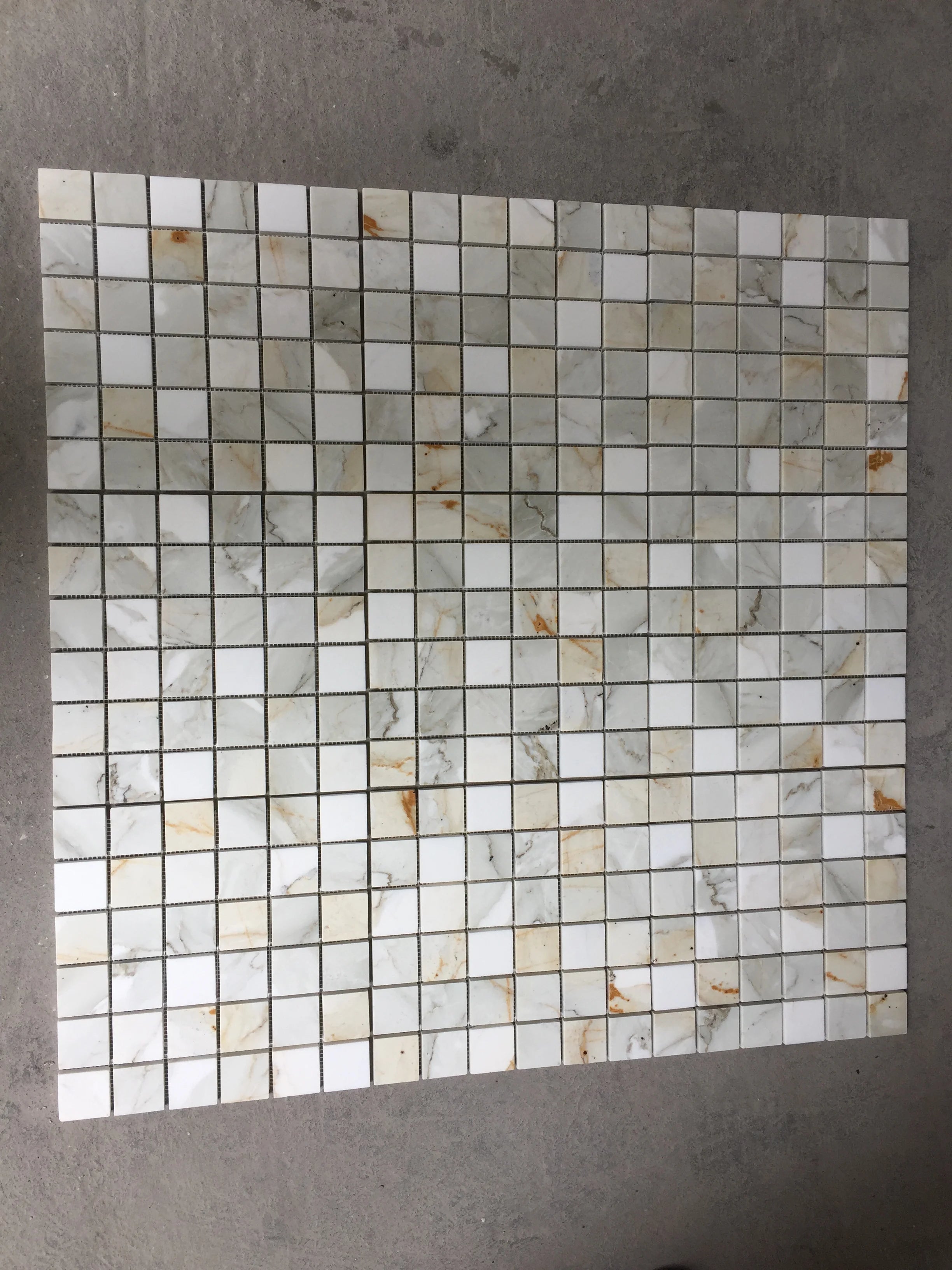 Gạch Mosaic Đá Cẩm Thạch Vàng Ốp Tường Khách Sạn - Daisan Mart