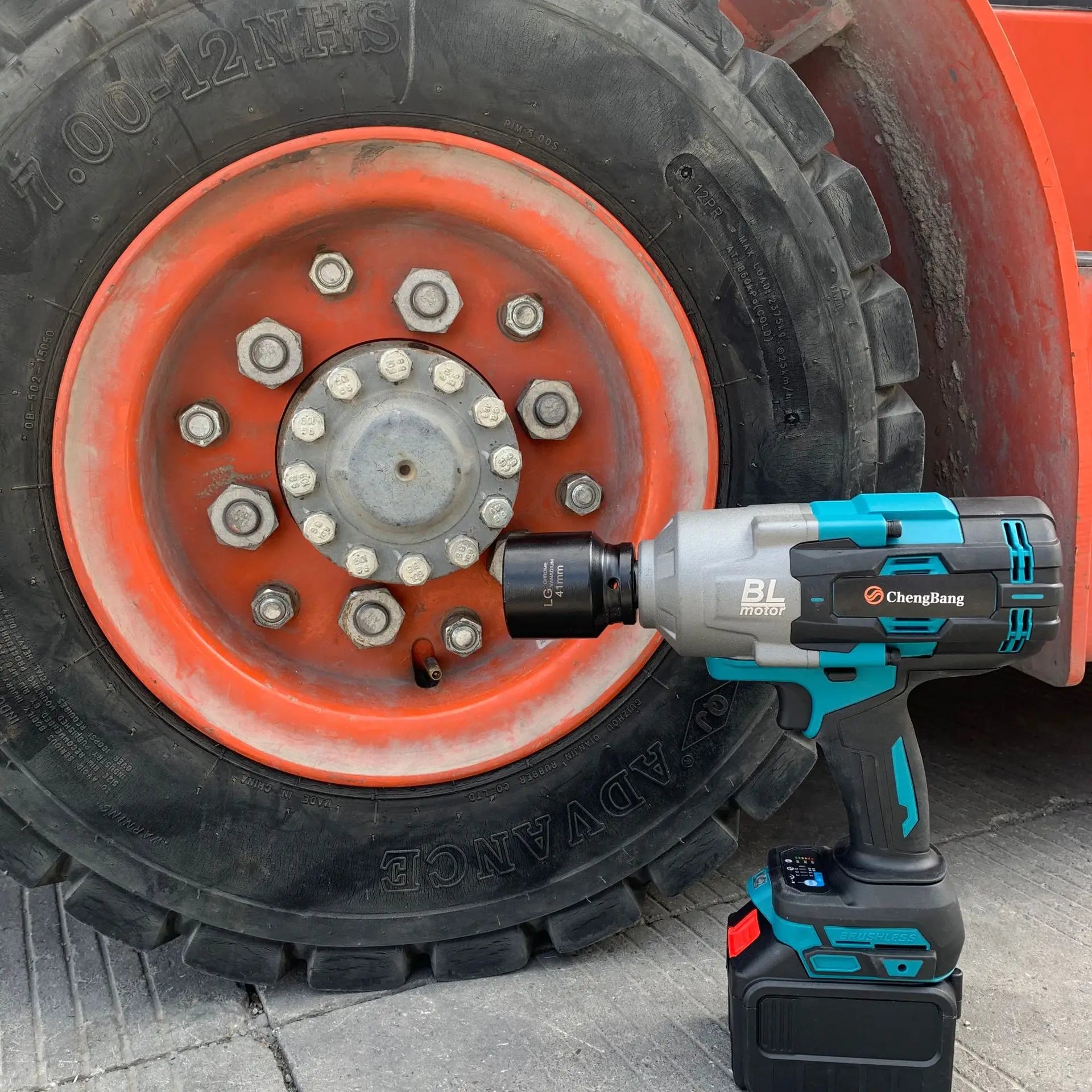 Máy Siết Bu Lông Không Dây 2100N.M Cho Pin Makita - Daisan Mart