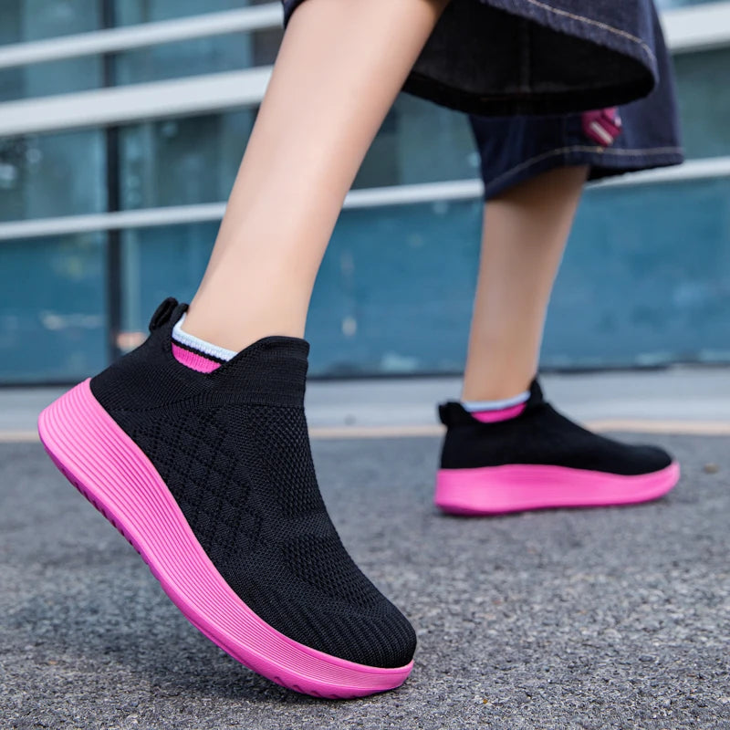 Men's and Women's Breathable Mesh Fashion Sports Shoes