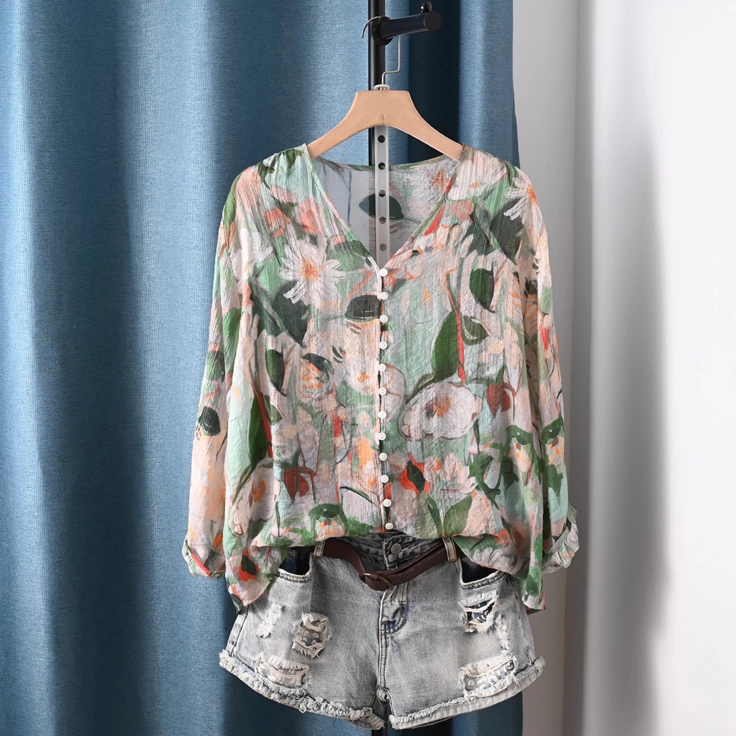 Áo Nữ Vintage V Cổ Hoa Hồng Pháp 2025