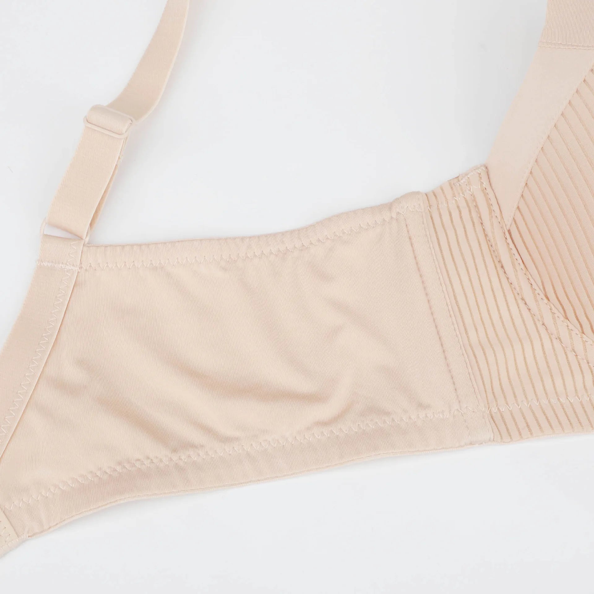 Big size women's support bra with underwire and thin foam