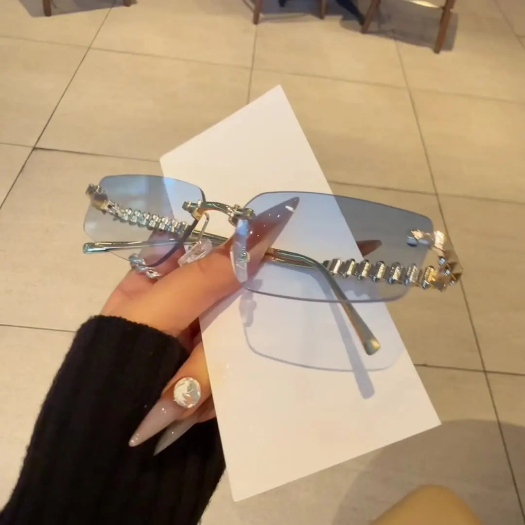 Kính Râm Thời Trang Không Viền 2025 Cho Nữ