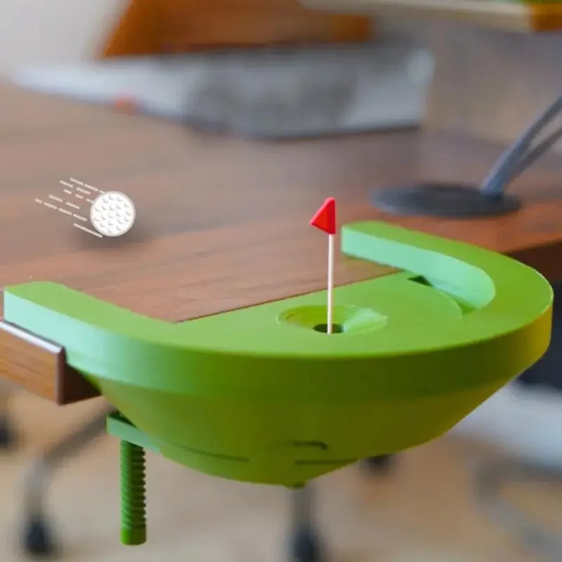 3D Ultra Realistic Mini Golf Set - Desk Decoration