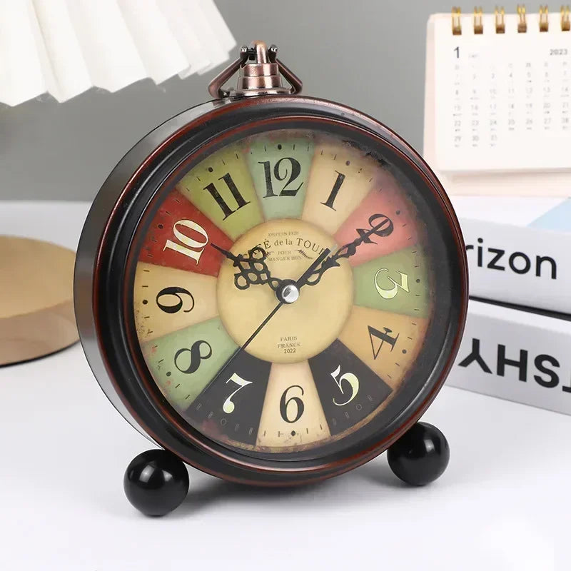 Đồng hồ báo thức treo tường vintage kim loại siêu tĩnh - Daisan Mart
