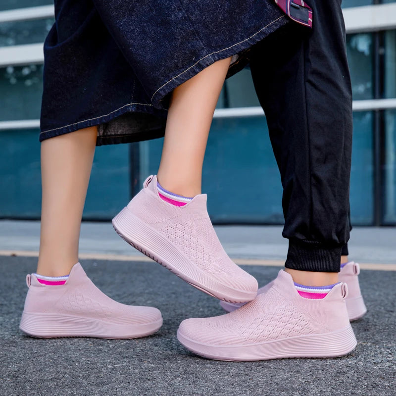 Men's and Women's Breathable Mesh Fashion Sports Shoes