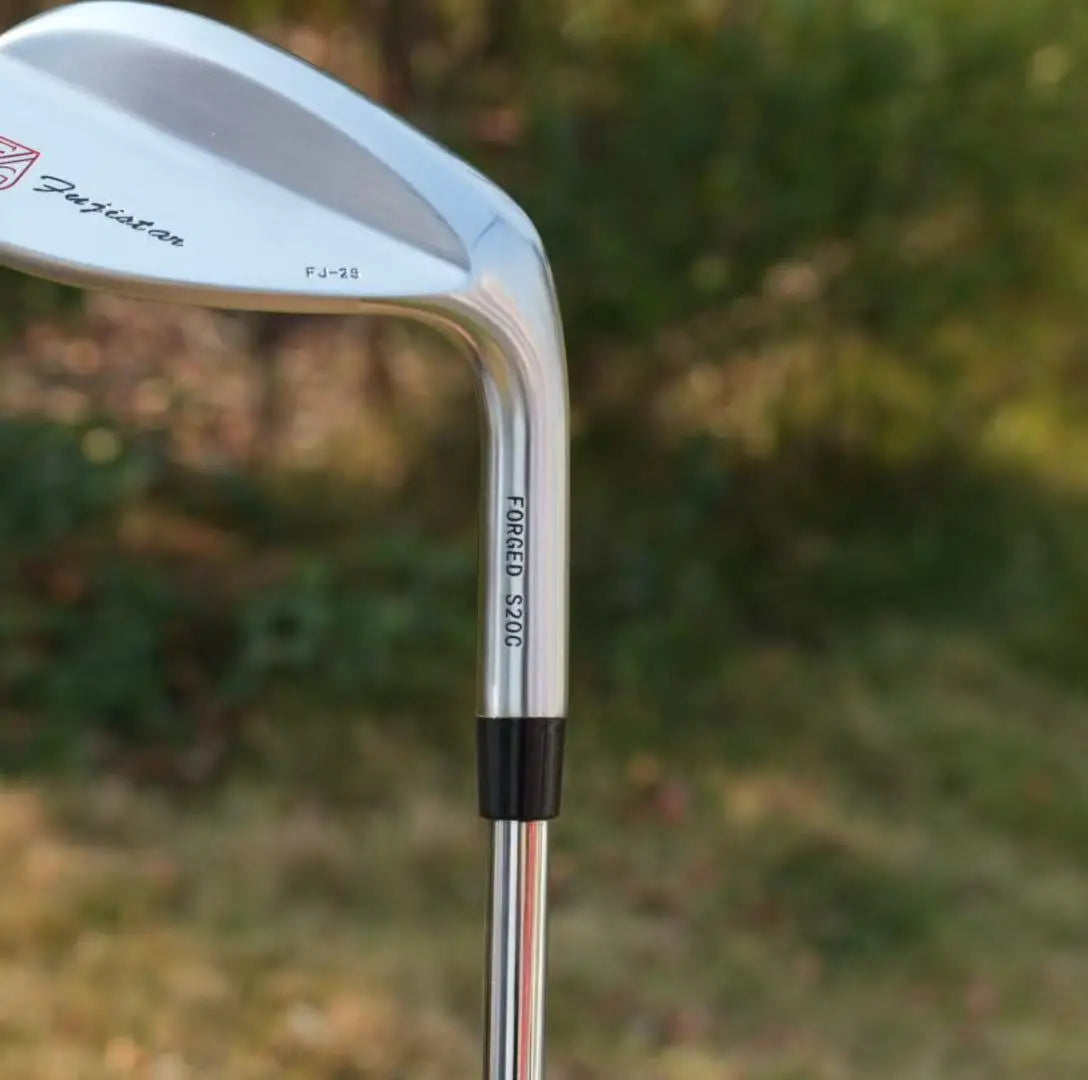 Premium Golf Wedge - Soft Iron Head, Precise Control