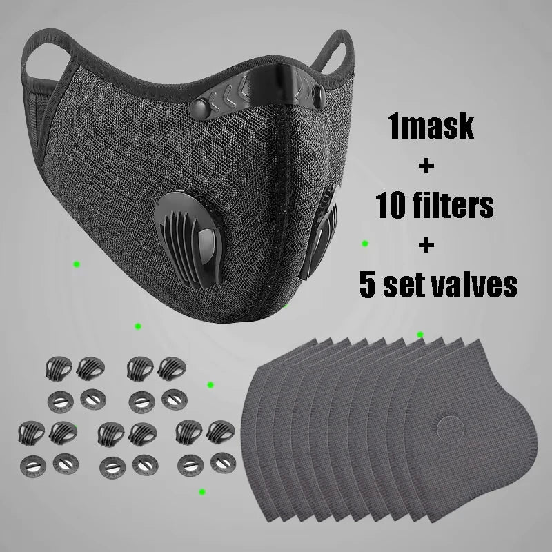 Khẩu trang đen với 2 van, kèm 10 miếng lọc và 5 bộ van, nền xám.