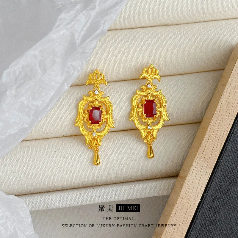 Luxurious and elegant 24K retro gold garnet earrings