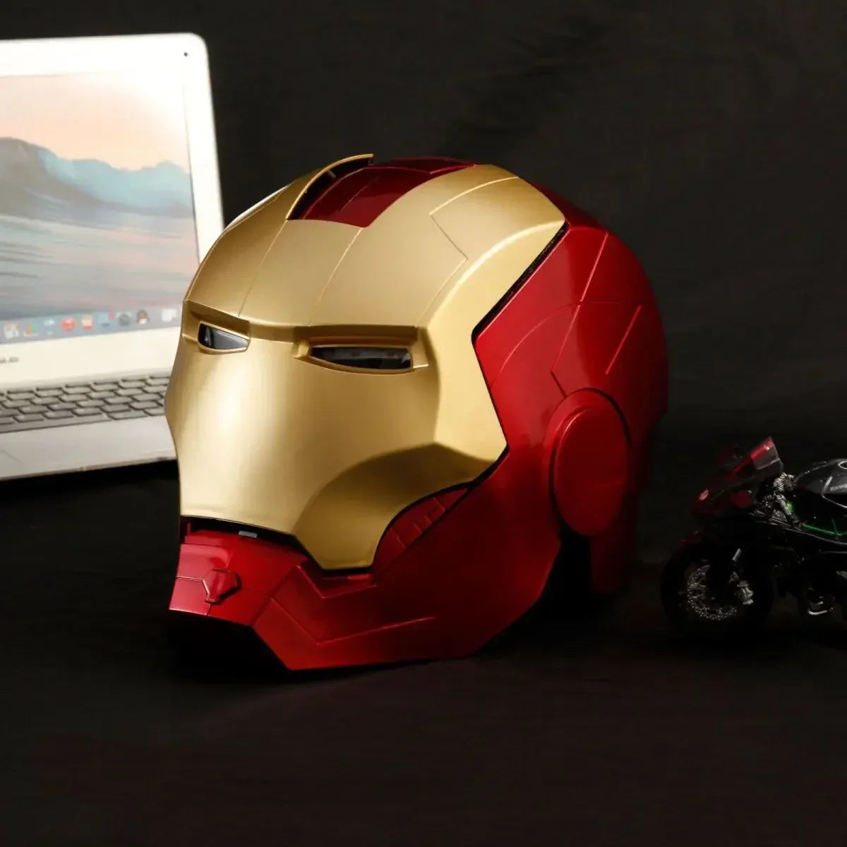 Mũ Sắt Iron Man 1:1 Phát Sáng Cosplay Cho Bé & Lớn - Daisan Mart