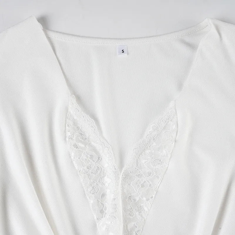 Áo Bodysuit Ren Trắng V Sâu Shestyle 2025 - Daisan Mart