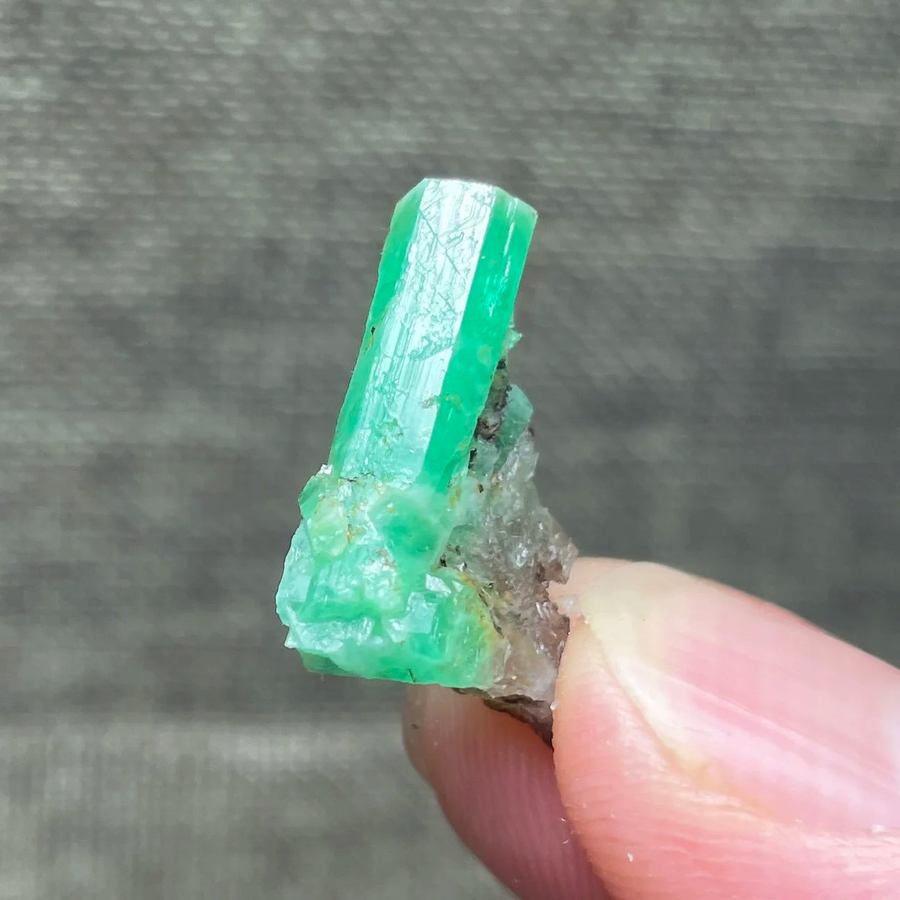 Natural Emerald &amp; Healing Quartz