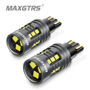 Hai bóng đèn LED màu bạc, có nhiều chip LED nhỏ màu vàng bên trong.