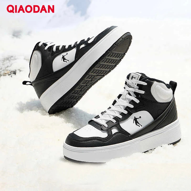 Giày Trượt Nữ QIAODAN 2025 - Cổ Điển Đen Trắng