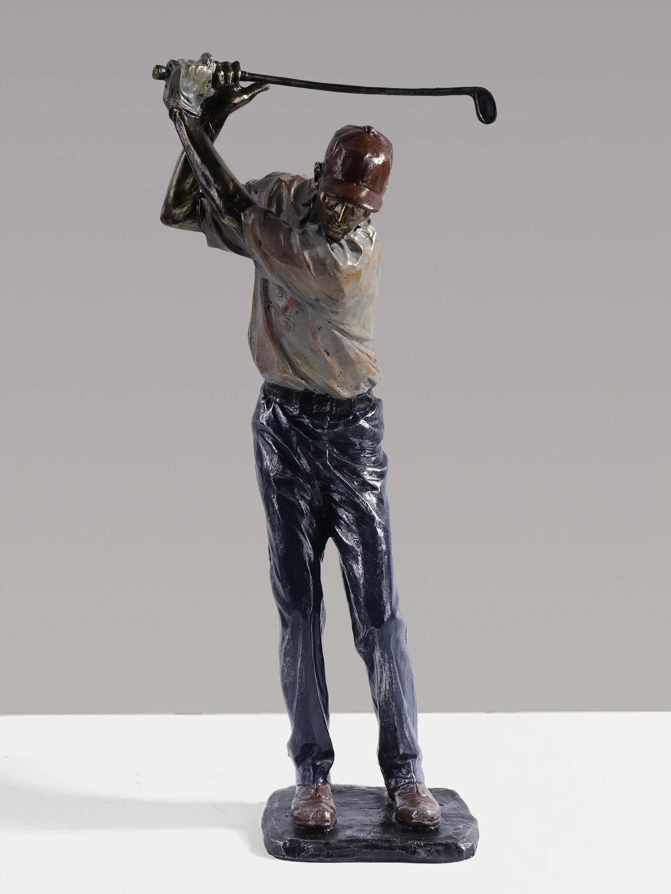 Beautiful Resin Golfer Swinging Club Statue For Room Decoration