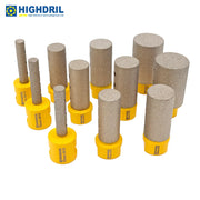 Bộ mũi khoan màu bạc đế vàng, nhiều kích cỡ khác nhau, logo HIGHDRIL góc trên trái.