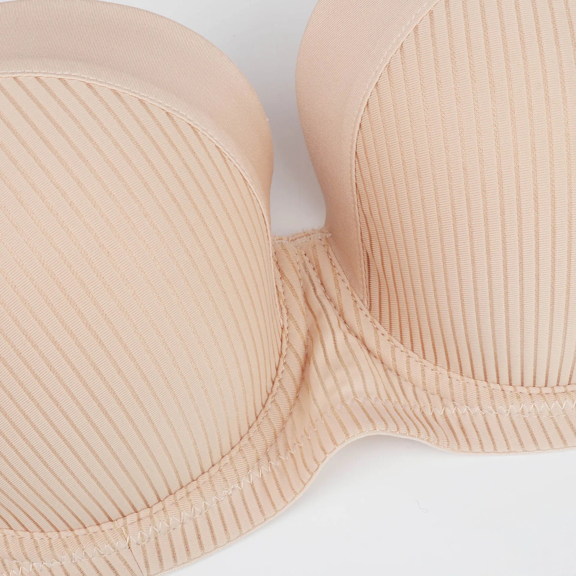 Big size women's support bra with underwire and thin foam